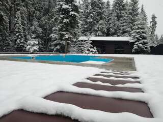 Дома для отпуска Berghaus Буковель Дом для отпуска-10