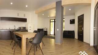 Дома для отпуска Berghaus Буковель Дом с 4 спальнями-10