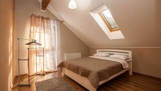 Дома для отпуска Berghaus Буковель Дом для отпуска-6