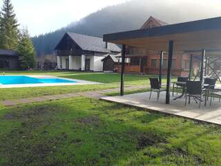 Дома для отпуска Berghaus Буковель Дом для отпуска-4