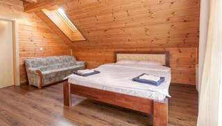 Дома для отпуска Berghaus Буковель Дом для отпуска-25